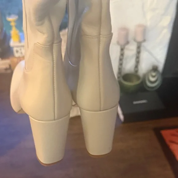 Zara Cream to the Knee Boots - Picture 8 of 9
